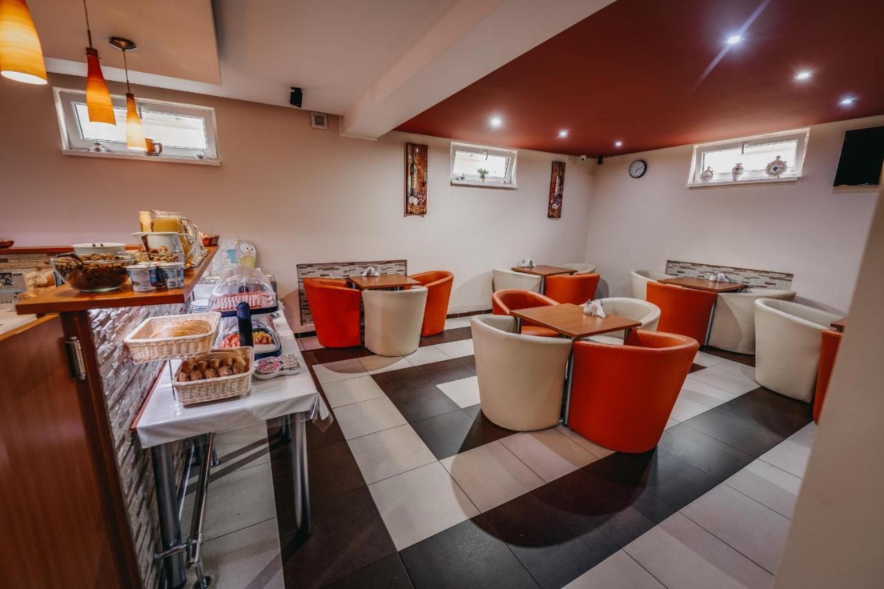 City Penzion Hotel Kosice Luaran gambar