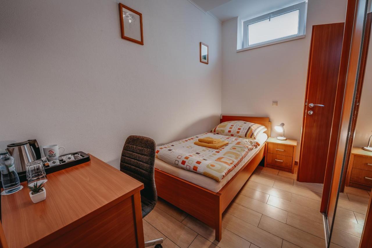 City Penzion Hotel Kosice Luaran gambar
