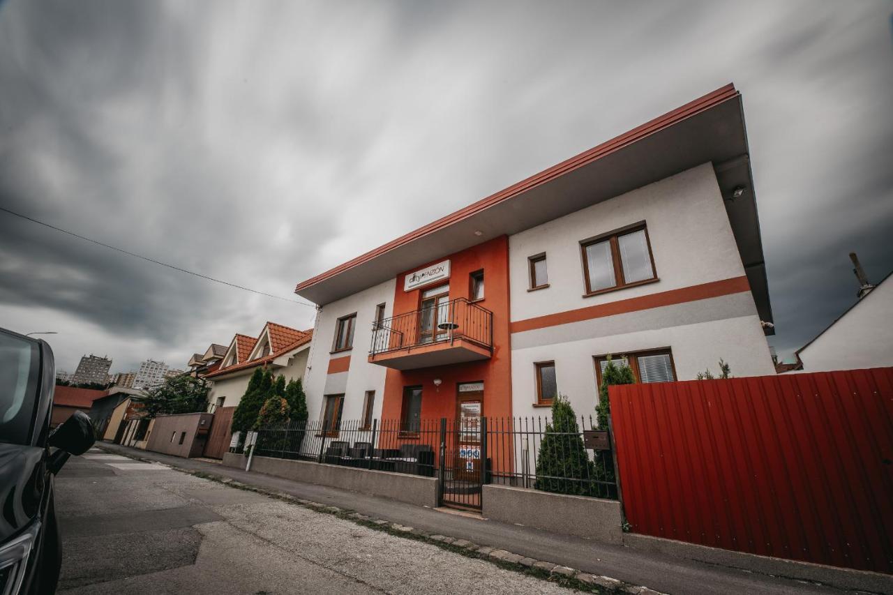 City Penzion Hotel Kosice Luaran gambar